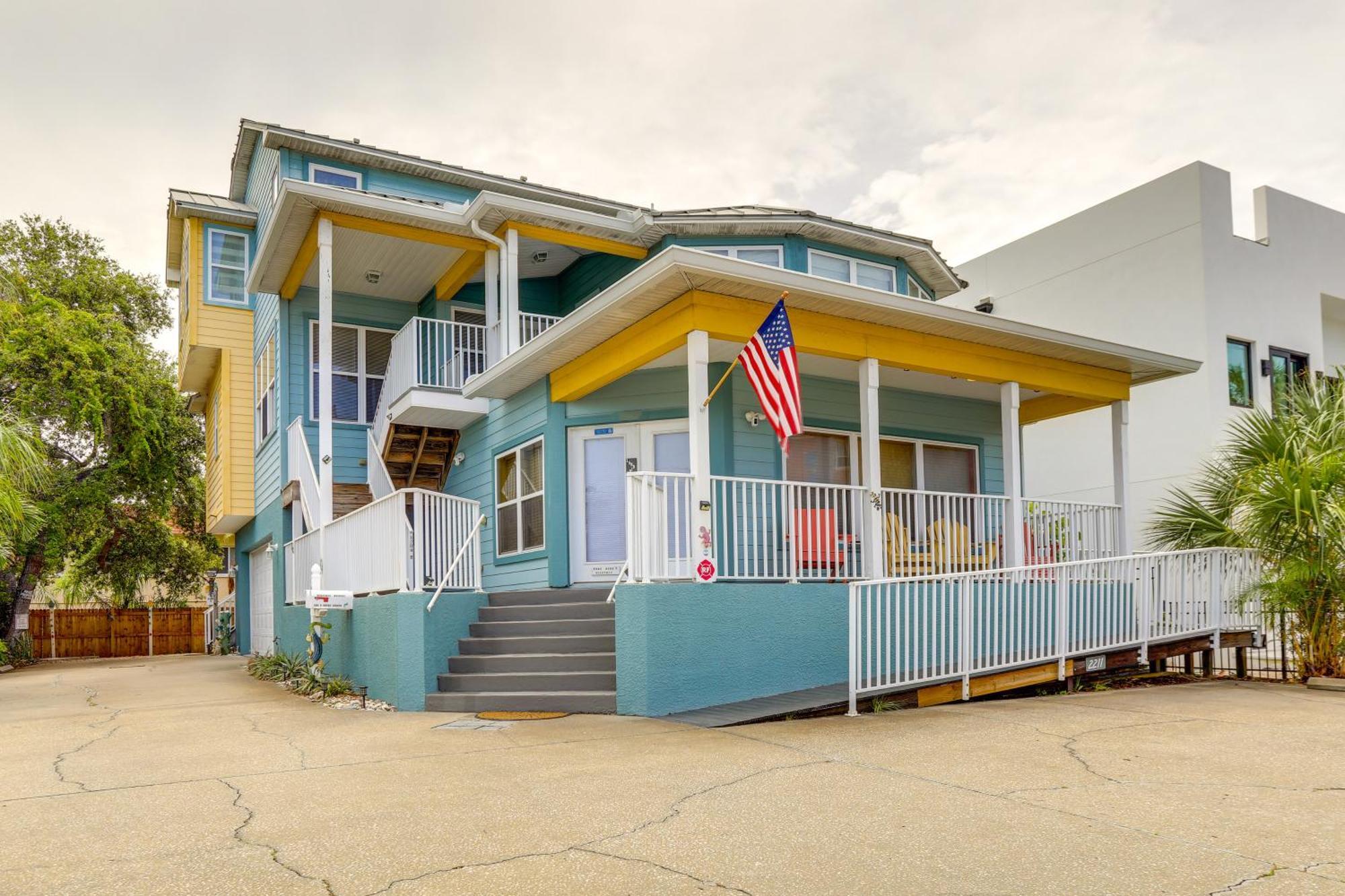 Vibrant Condo - Walk To Indian Rocks Beach! クリアウォーター・ビーチ エクステリア 写真